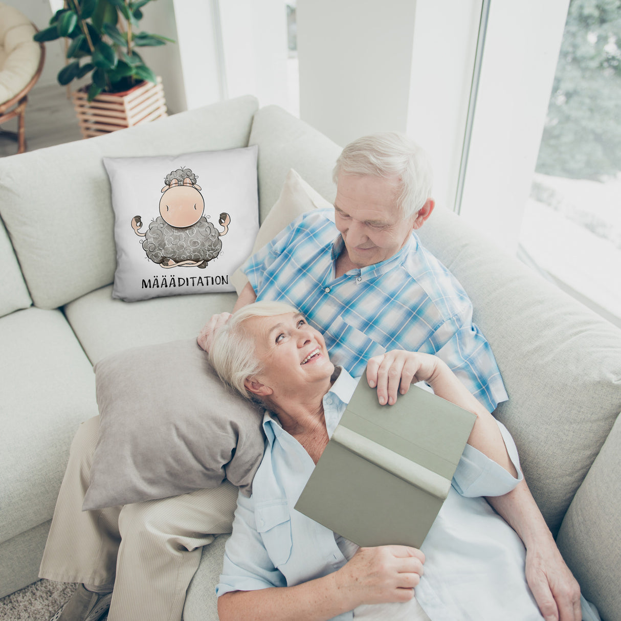 Schaf Kissen mit Spruch MÄÄÄditation