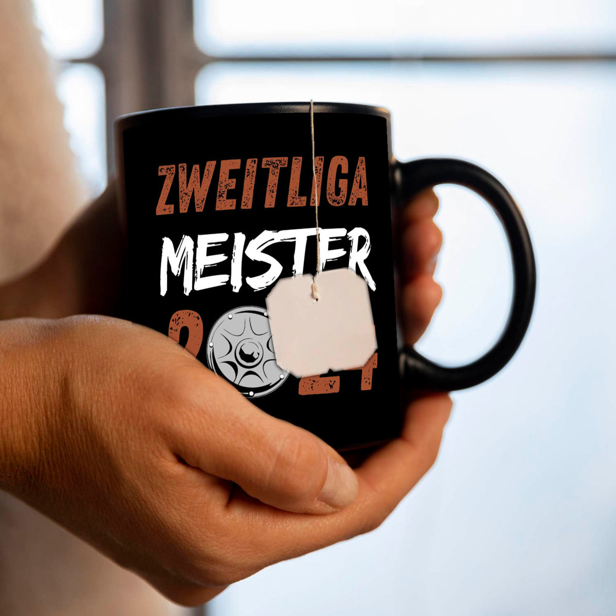 St. Pauli Meisterschale Tasse in Schwarz mit Spruch Zweitliga Meister 2024