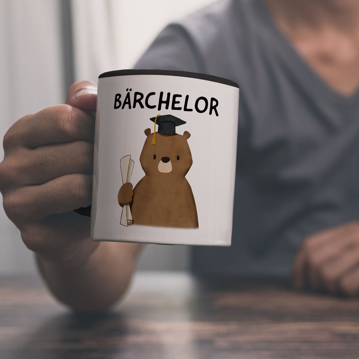 Bär mit Doktorhut Kaffeebecher mit Spruch Bärchelor
