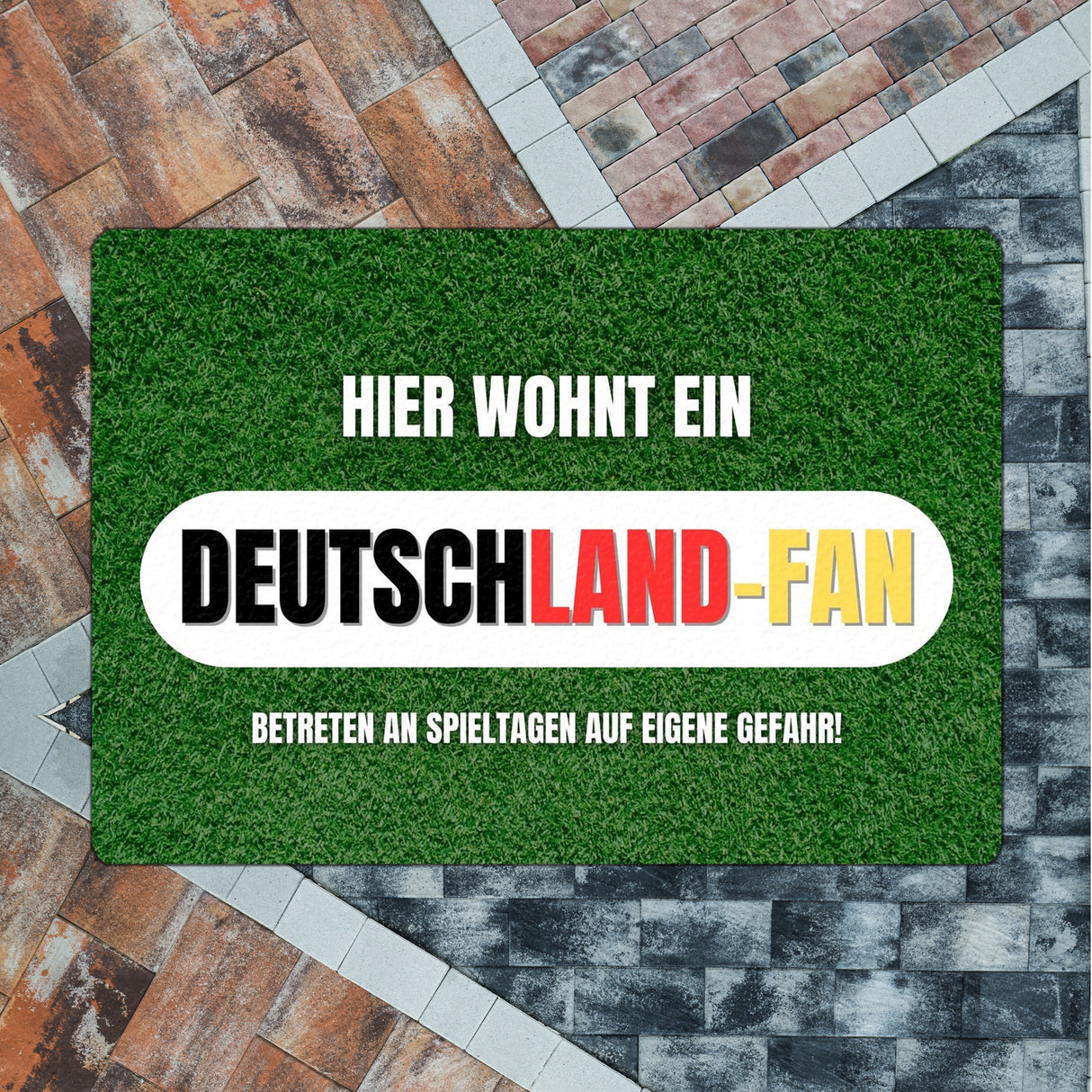 Hier wohnt ein Deutschland-Fan Fußmatte in 35x50 cm ohne Rand mit Spruch Betreten auf eigene Gefahr