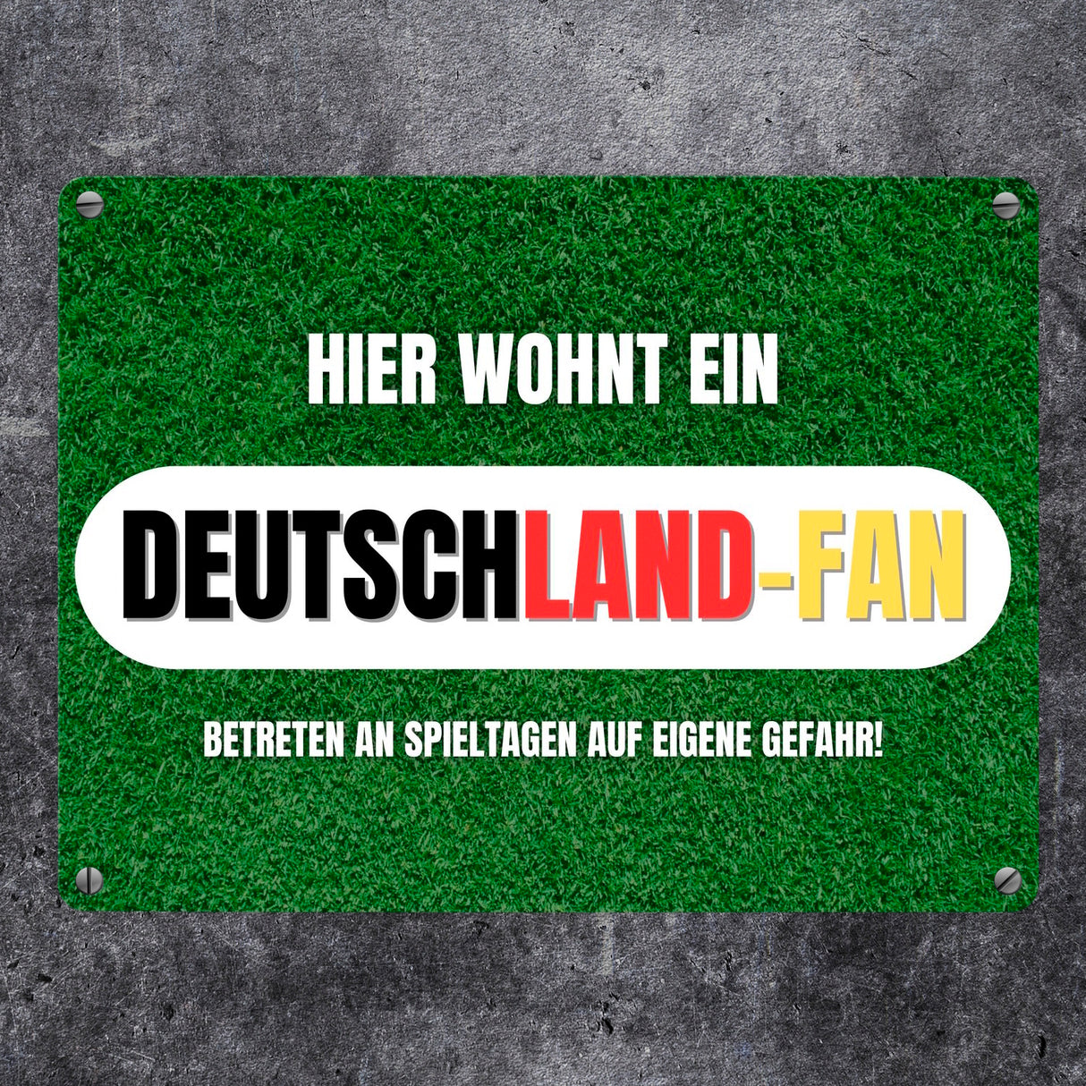 Hier wohnt ein Deutschland-Fan Metallschild in 15x20 cm mit Spruch Betreten auf eigene Gefahr