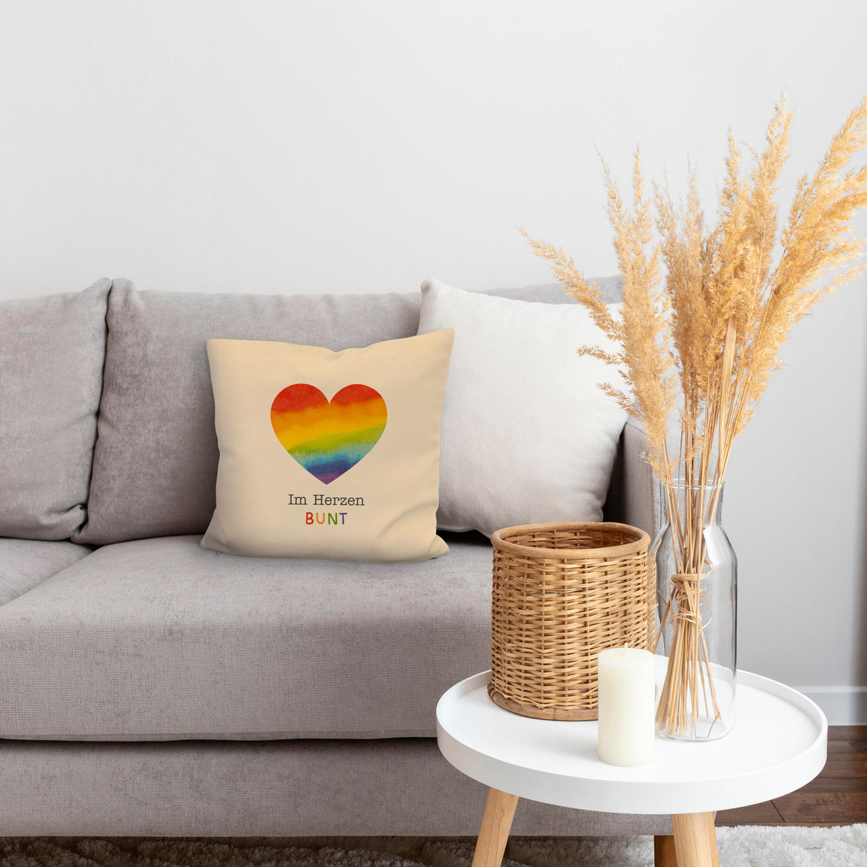 Regenbogenherz Kissen mit Spruch Im Herzen bunt