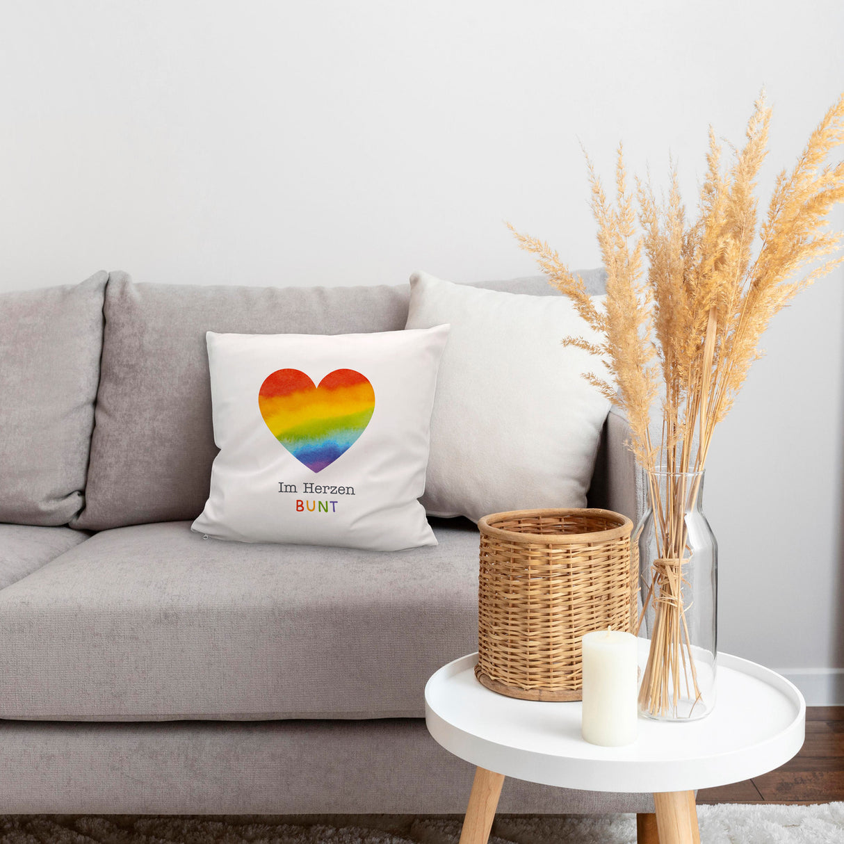Regenbogenherz Kissen mit Spruch Im Herzen bunt