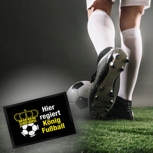 Fußball mit Krone Fußmatte in 35x50 cm mit Spruch Hier regiert König Fußball