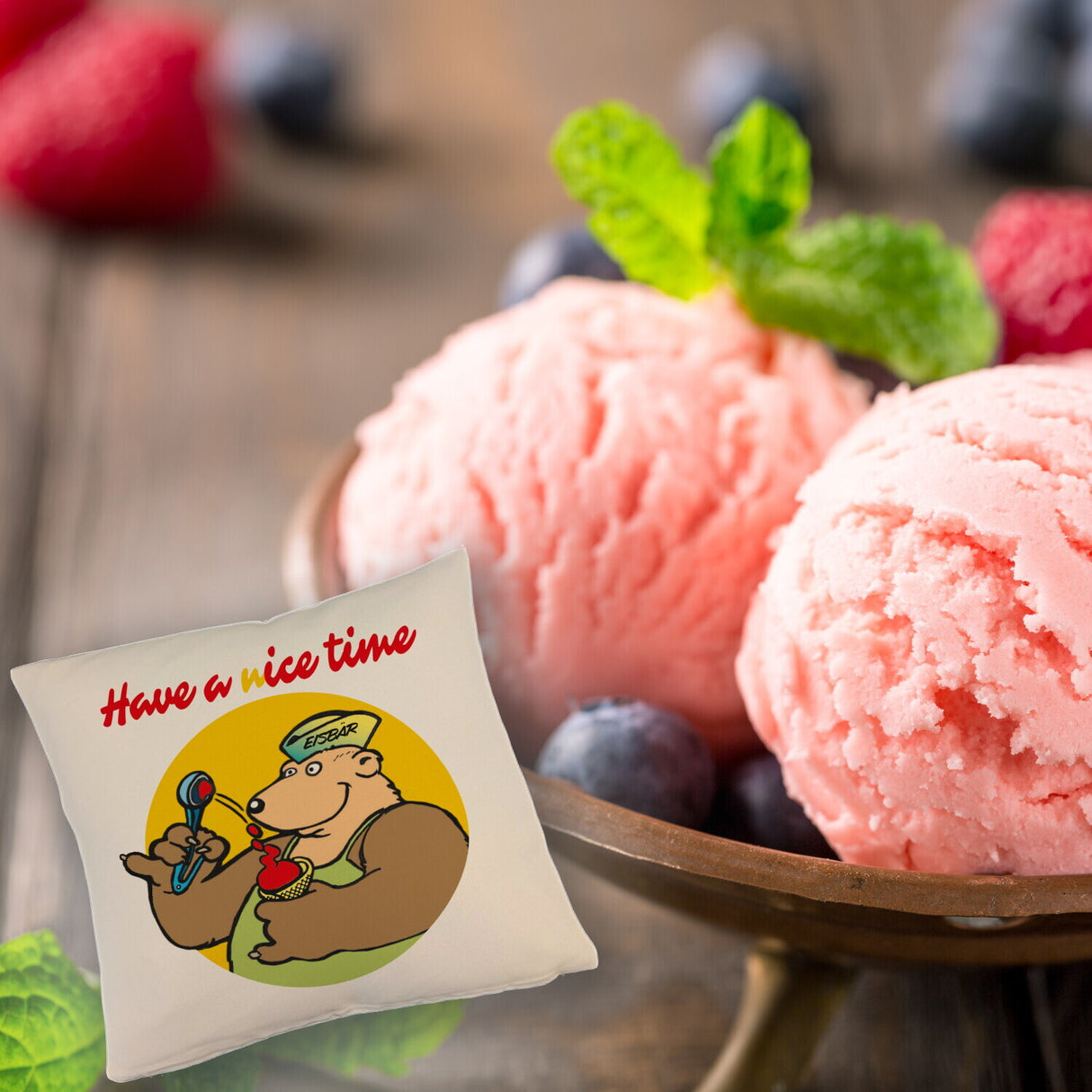Eisbär mit Waffeleis Kissen mit Spruch have a nice time
