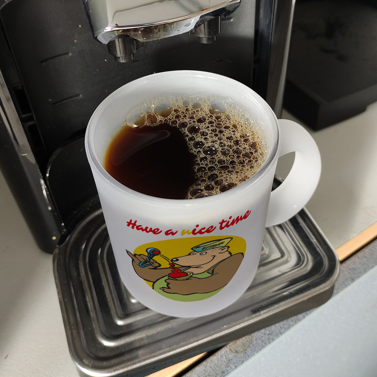 Eisbär mit Waffeleis Kaffeebecher mit Spruch Have a nice time