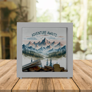 Bergpanorama Spardose mit Spruch Adventure Awaits