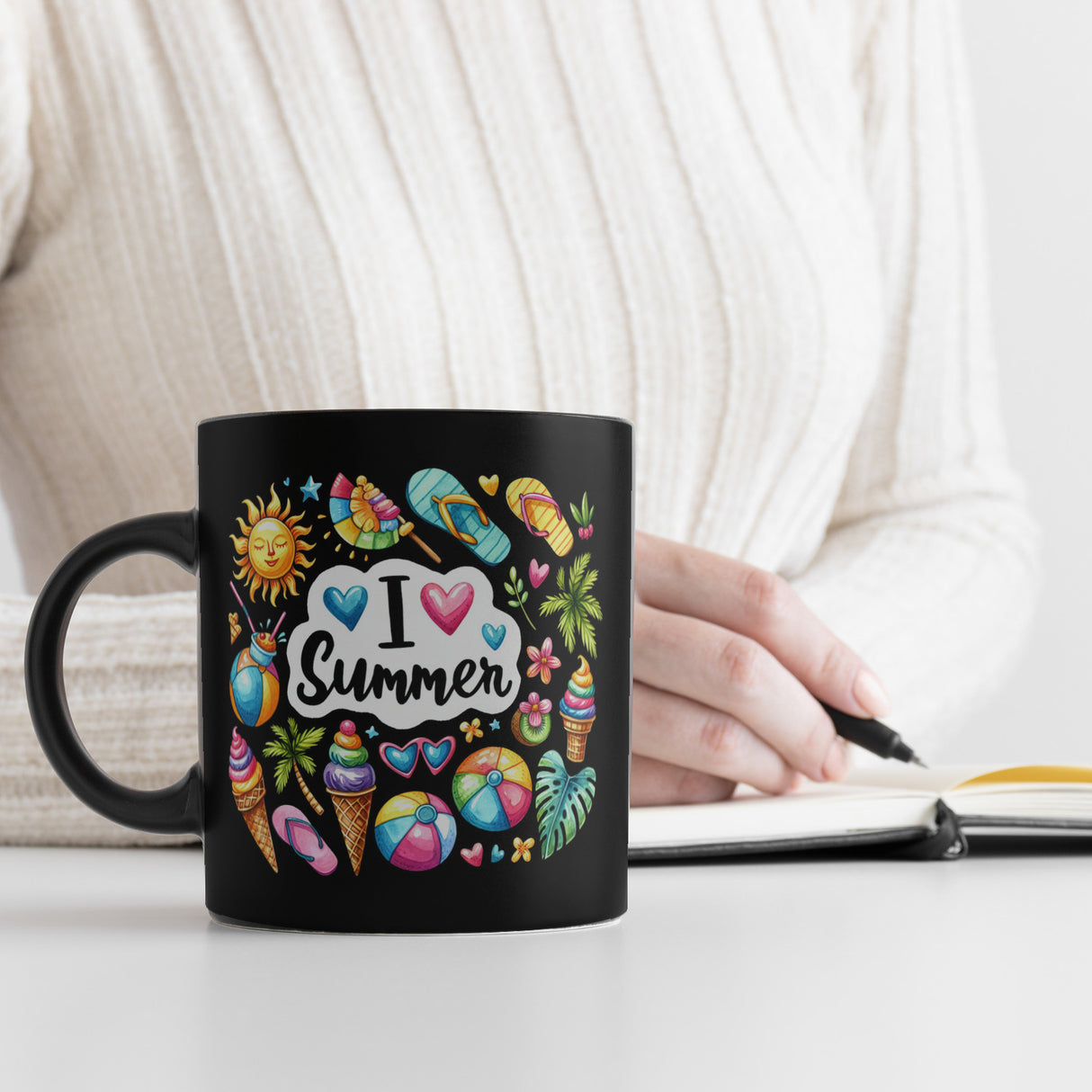 Endlich Sommer Tasse in Schwarz mit Spruch I love Summer