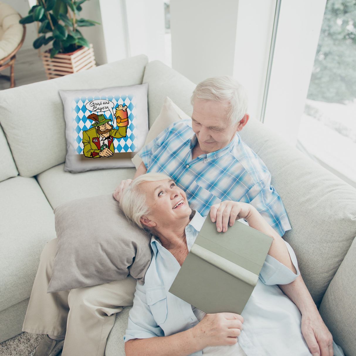Bayer mit Maß Bier Kissen mit Spruch Gruß aus Bayern