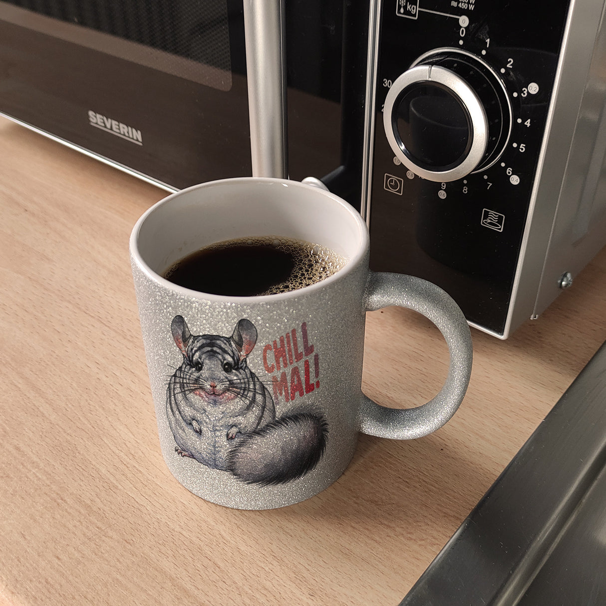 Pummeliges Chinchilla Kaffeebecher mit Spruch Chill mal
