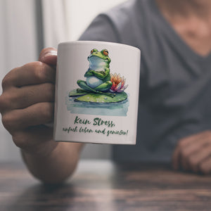 Frosch auf Seerose Kaffeebecher mit Spruch Kein Stress einfach leben und genießen