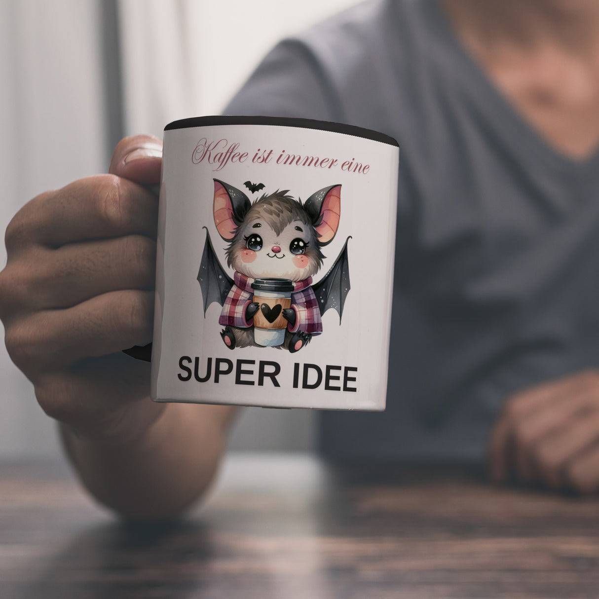 Fledermaus mit Kaffeebecher Kaffeebecher mit Spruch Kaffee ist immer eine super Idee