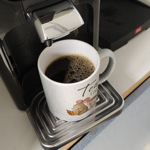 Maus mit Buch Kaffeebecher mit Spruch Tea Time