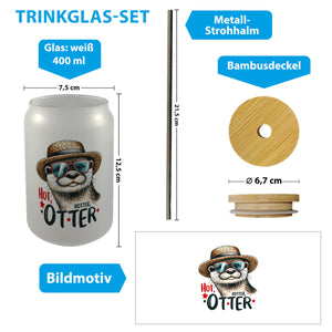 Otter mit Sonnenbrille und Strohhut Trinkglas mit Bambusdeckel mit Spruch Hot Hotter Otter