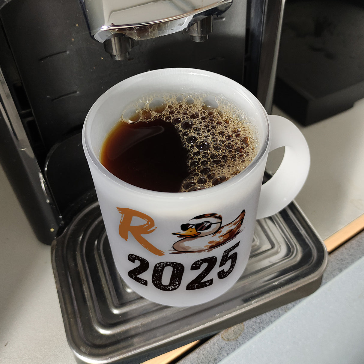 Ente mit Sonnenbrille Kaffeebecher mit Spruch Rente 2025