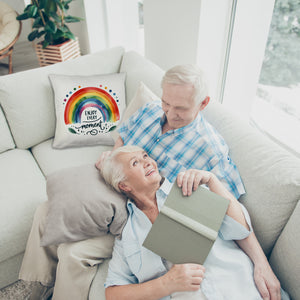 Regenbogen Kissen mit Spruch Enjoy every moment