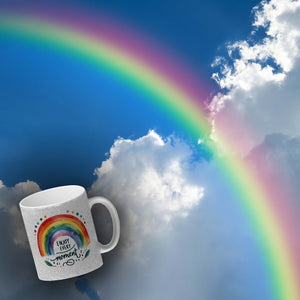 Regenbogen Kaffeebecher mit Spruch Enjoy every moment