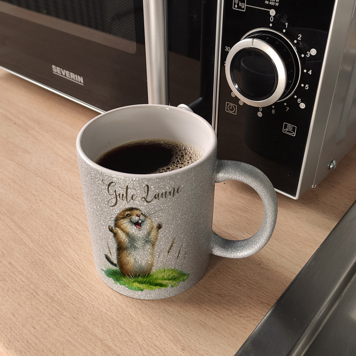 jubelnder Lemming Kaffeebecher mit Spruch Gute Laune