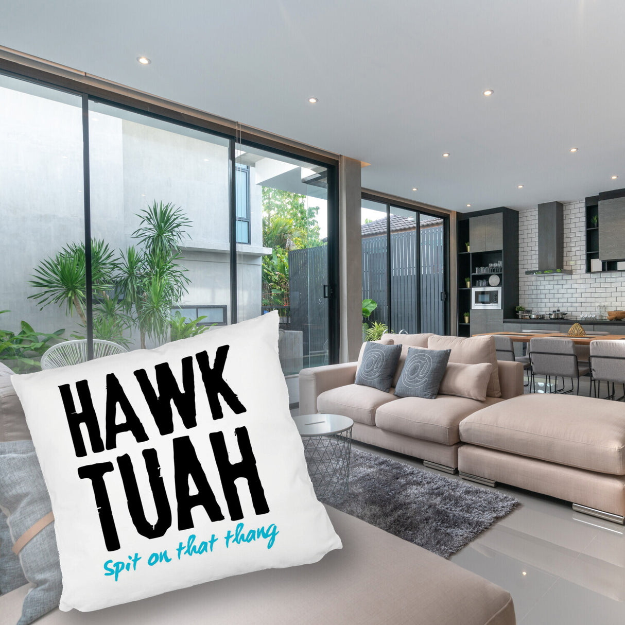 Hawk Tuah Kissen mit Spruch Spit on that thang