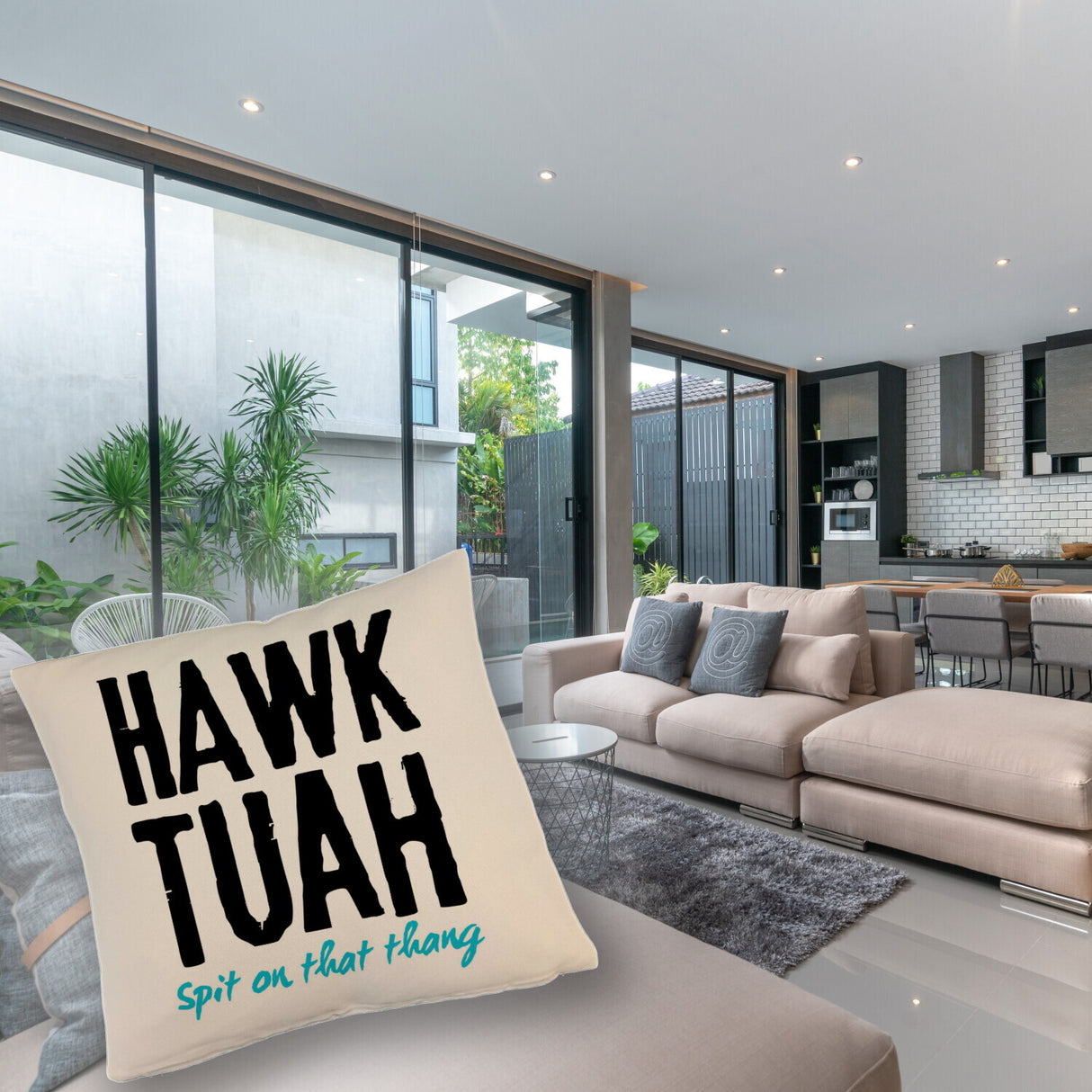 Hawk Tuah Kissen mit Spruch Spit on that thang