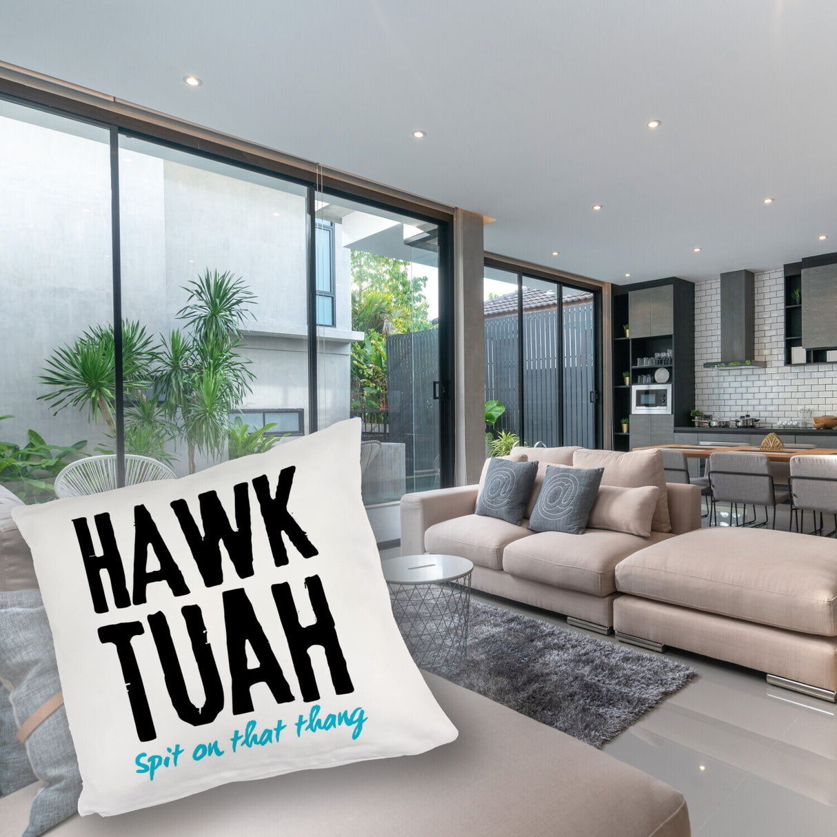 Hawk Tuah Kissen mit Spruch Spit on that thang