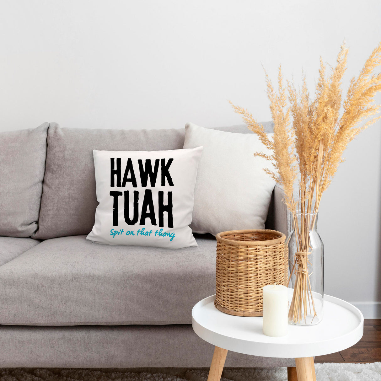 Hawk Tuah Kissen mit Spruch Spit on that thang