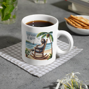 Faultier am Strand Kaffeebecher mit Spruch Don't hurry - be happy