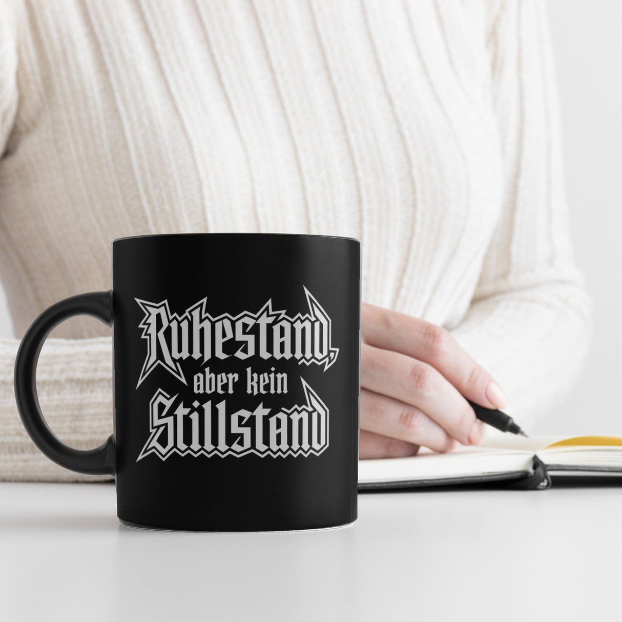 Ruhestand, aber kein Stillstand Tasse im Rockband Stil