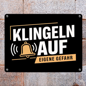 KLINGELN AUF EIGENE GEFAHR Metallschild in 15x20 cm mit Glockensymbol