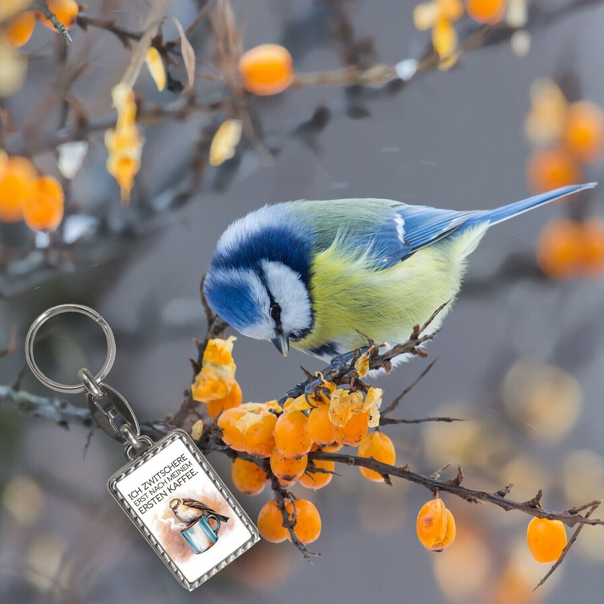 Erst Kaffee, dann Zwitschern Schlüsselanhänger mit Vogel auf Kaffeetasse