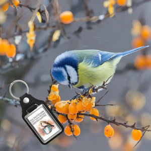 Erst Kaffee, dann Zwitschern Schlüsselanhänger mit Vogel auf Kaffeetasse