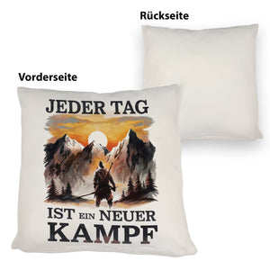 Jeder Tag ein neuer Kampf Kissen - Berge im Sonnenuntergang