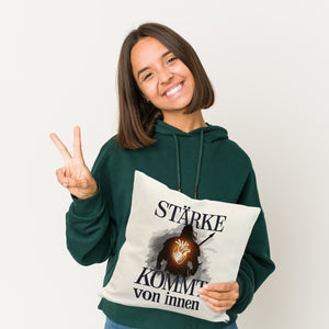 Stärke kommt von innen Kissen - Silhouette Krieger