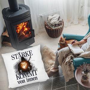 Stärke kommt von innen Kissen - Silhouette Krieger