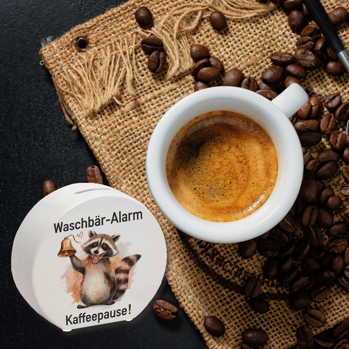 Waschbär mit Glocke - Kaffeepause Spardose