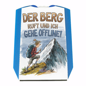 Der Berg ruft Parkscheibe Wanderer mit Rucksack