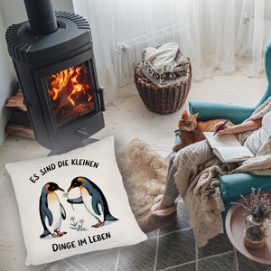 Pinguine mit Blumen - Es sind die Kleinen Dinge Kissen