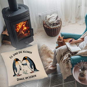 Pinguine mit Blumen - Es sind die Kleinen Dinge Kissen