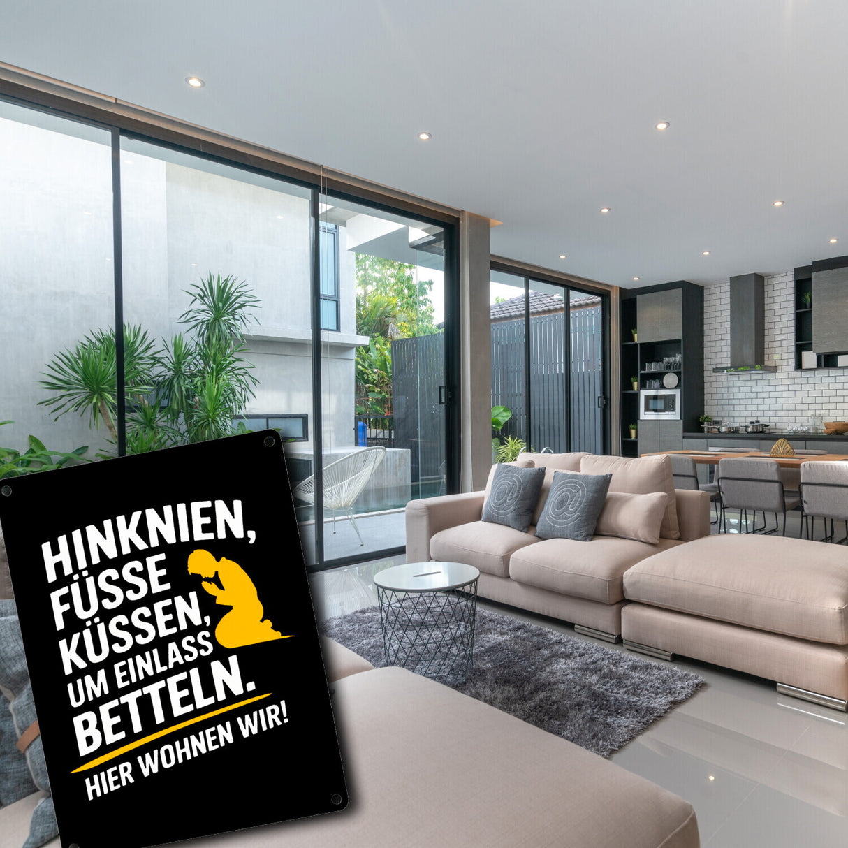 Hinknien und um Einlass betteln Metallschild in 15x20 cm mit betender Person
