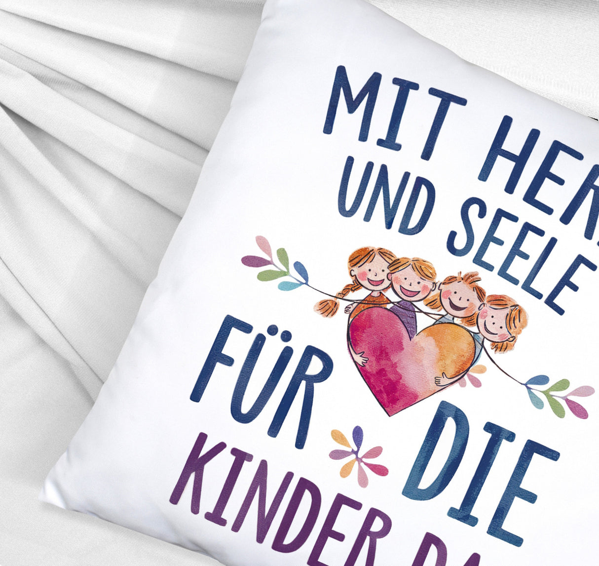 Mit Herz für Kinder da Kissen Herz Umarmt Kinder