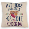 Mit Herz für Kinder da Kissen Herz Umarmt Kinder