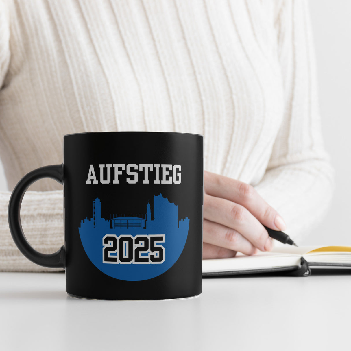 Hamburg Skyline Aufstieg 2025 Tasse für Fußballfans