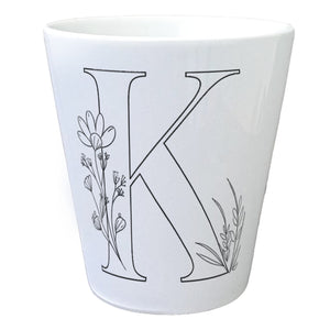 Floral Buchstabe K Blumentopf zum Ausmalen für Kunstliebhaber