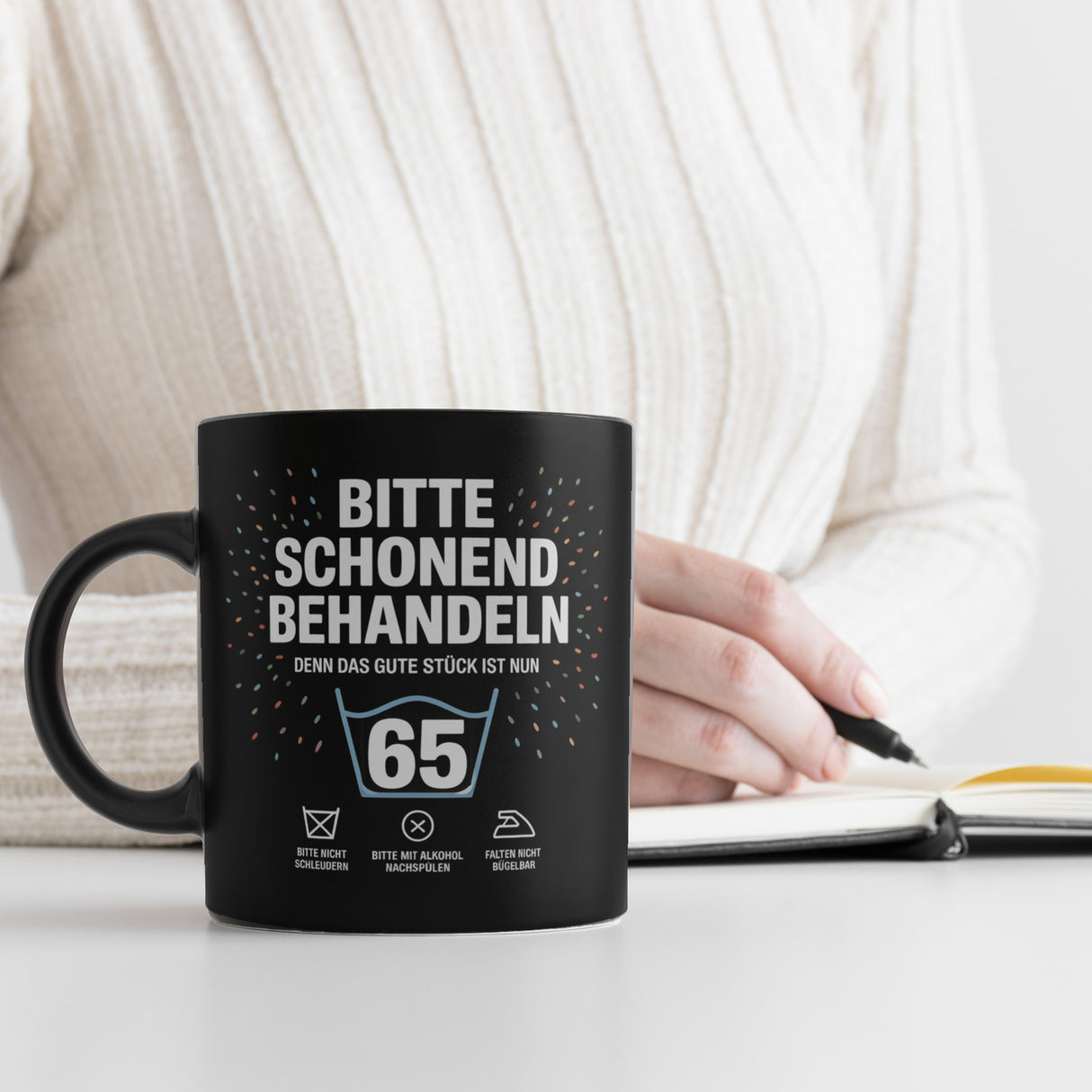 Wäschepflegeetikett Kaffeebecher bitte schonend behandeln wird 65