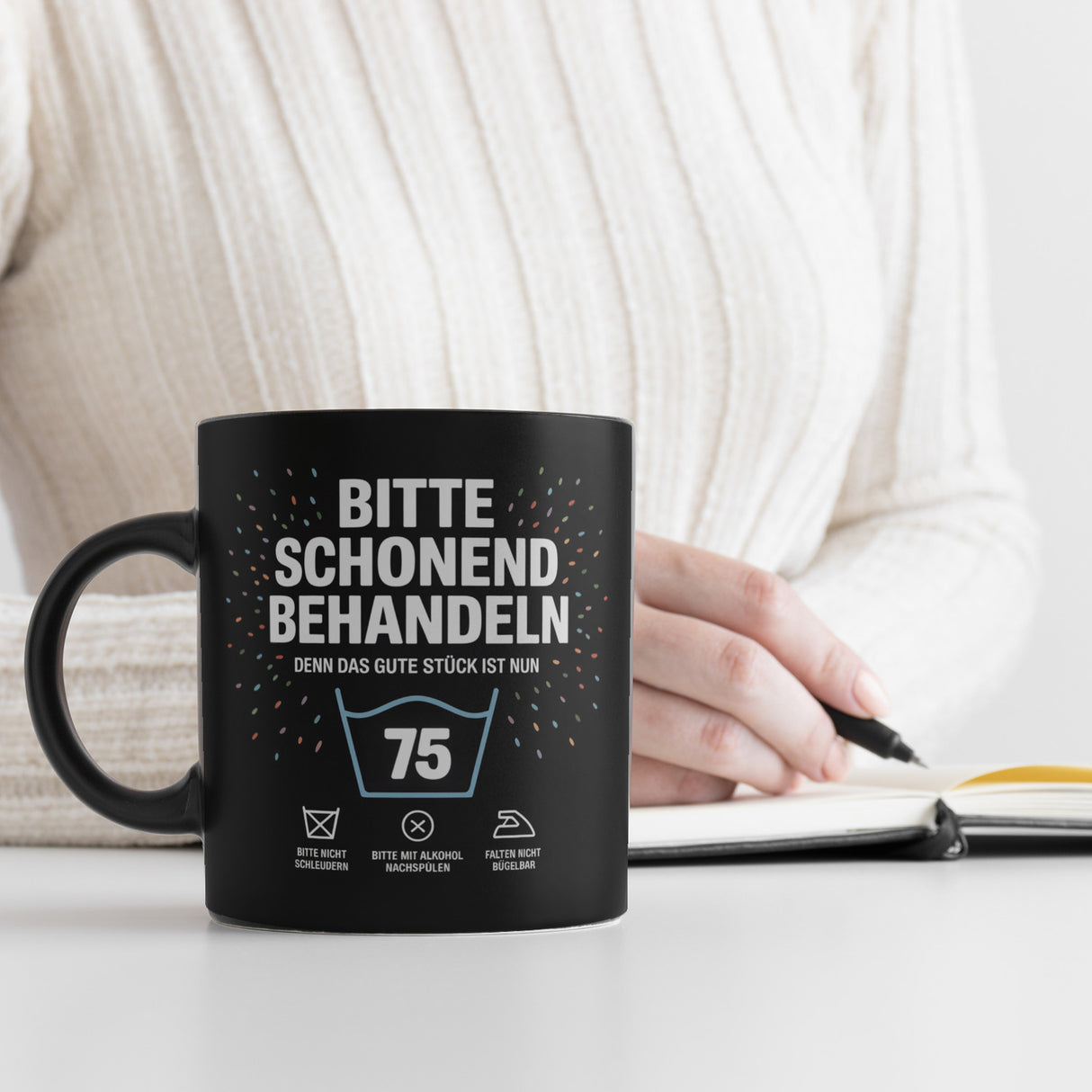 Wäschepflegeetikett Kaffeebecher bitte schonend behandeln wird 75
