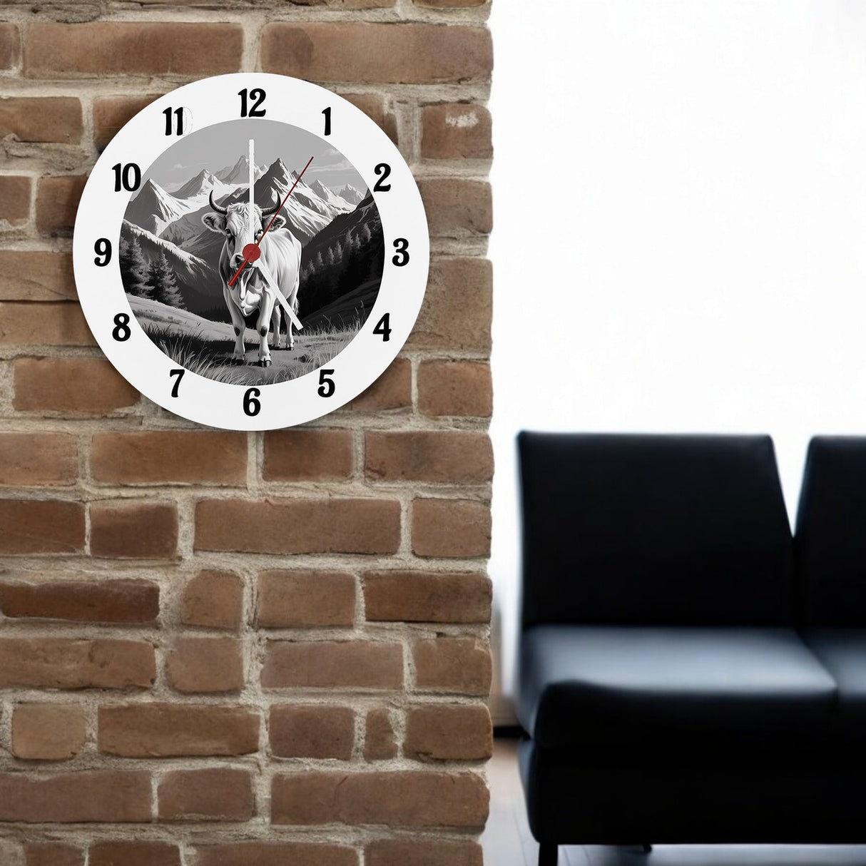 Kuh in den Bergen Wanduhr für Tier-Fans