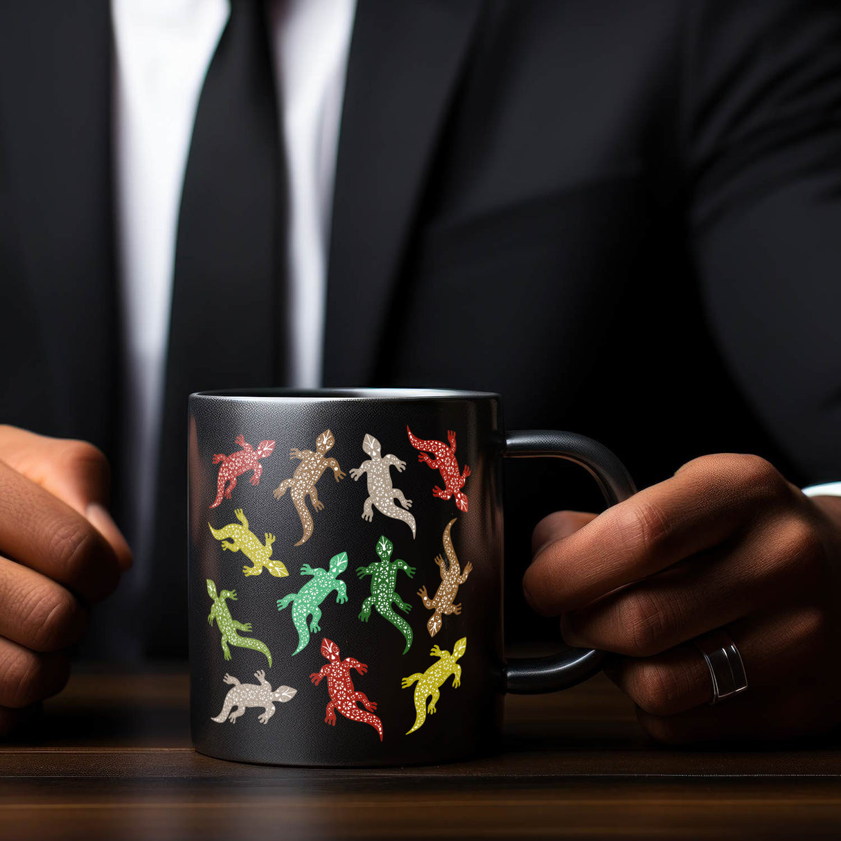 Eidechsen Tasse in Schwarz