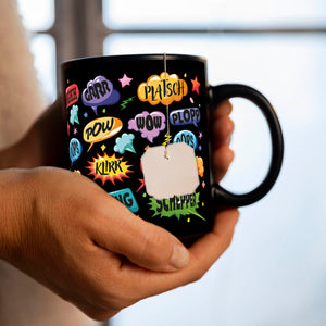 Comic Tasse in Schwarz mit Spruch: Unfallgeräusche: Alles schiefgelaufen!