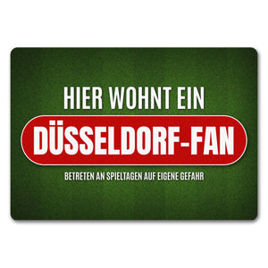 Hier wohnt ein Düsseldorf-Fan Fußmatte ohne Rand mit Rasen Motiv