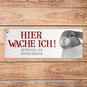 Metallschild mit Hase Motiv und Spruch: Betreten auf eigene Gefahr ...